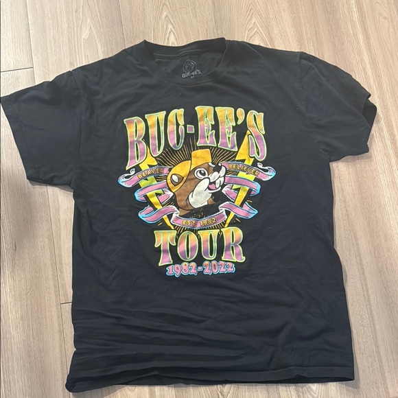 Buc-ee's Graphic T-Shirt - Picture 1 of 3